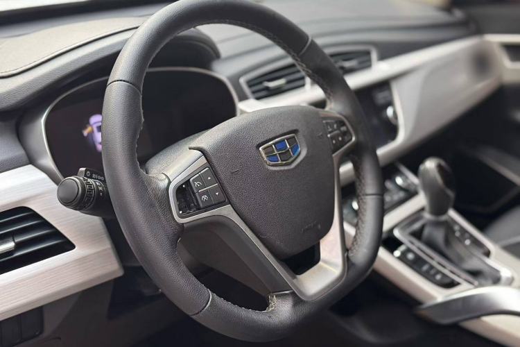 Used Geely Auto Emgrand X7 Sport 2018 1.8TD Automatic Two-Wheel Drive Smart Connect 4G Internet Edition
