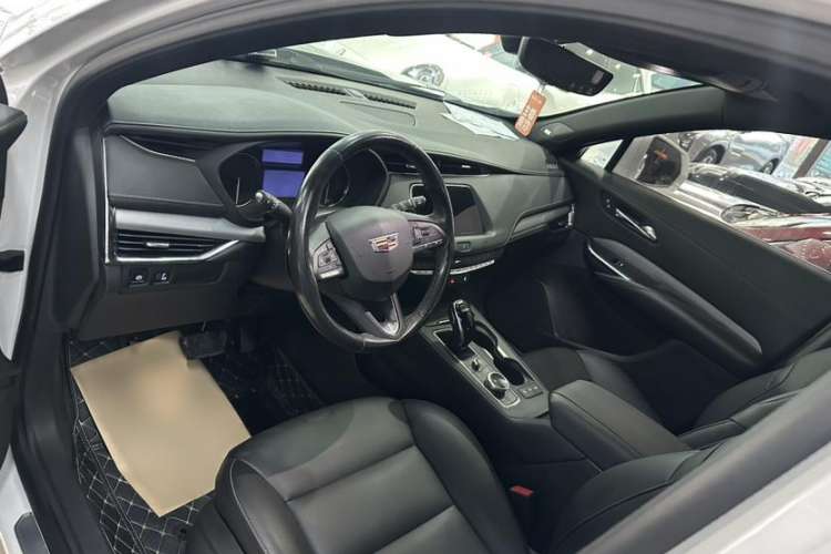 Used Cadillac XT4 2018 28T Two-Wheel Drive Leading Version
