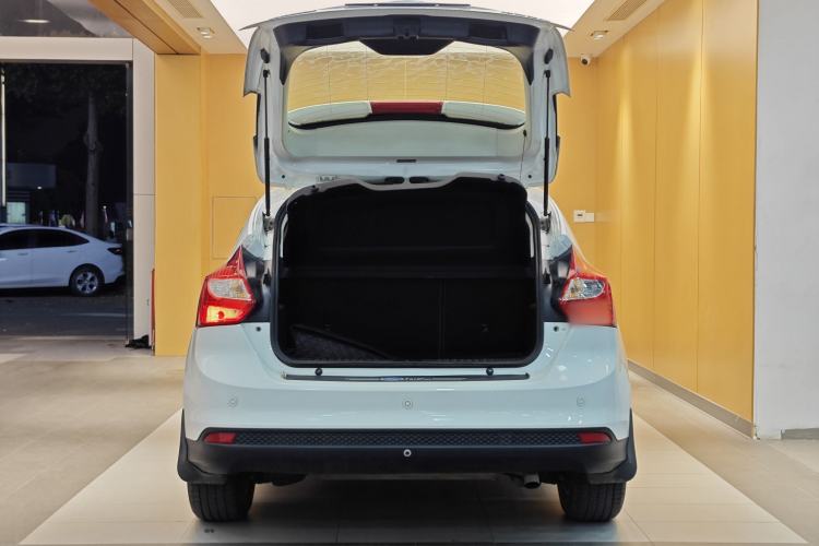 Used Ford Focus 2015 Hatchback 1.6L Automatic Fashion Edition