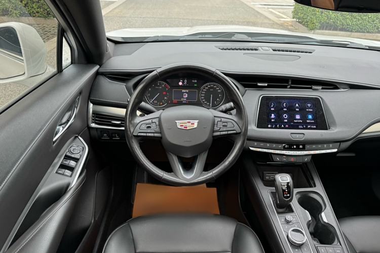 Used Cadillac XT4 2018 28T Two-Wheel Drive Leading Version
