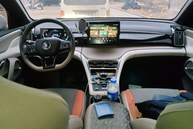 Used BYD Song Pro New Energy 2023 Champion Edition DM-i 71KM Navigation Model
