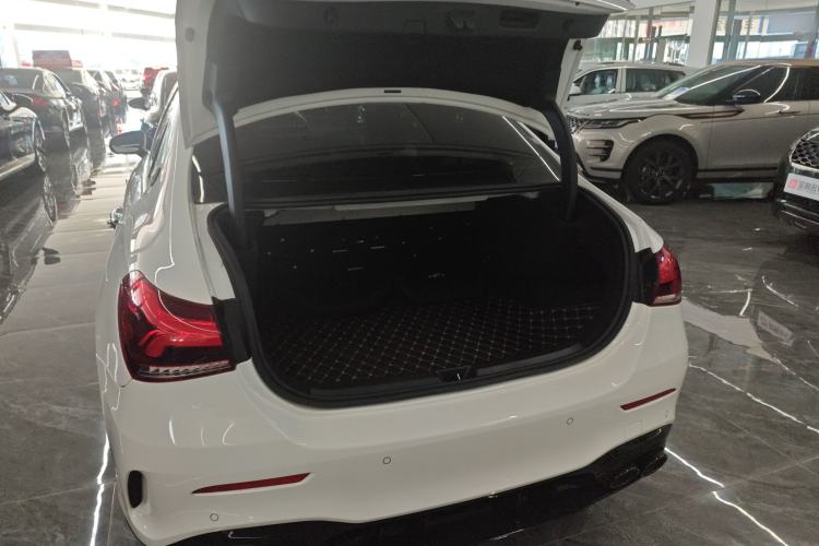 Used Mercedes-Benz A-Class 2022 Revised Version A 200 L Sport Sedan Fashionable Style
