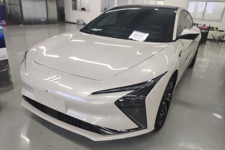 Used  L7 2022 Dynamic Model