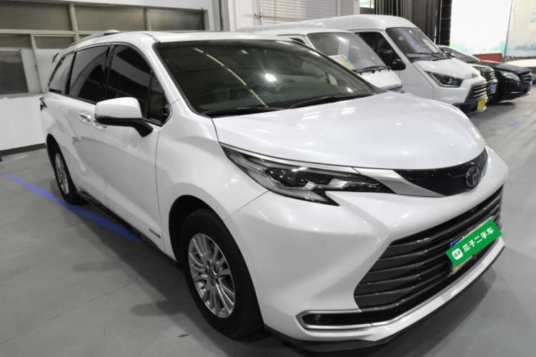 Used Toyota Sienna 2021 2.5L Hybrid Premium Edition
