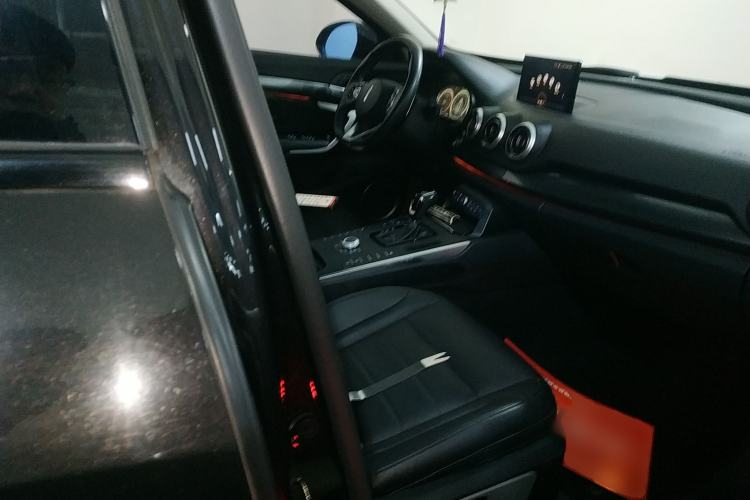 Used Wey VV7 2017 2.0T Ultra-Luxury Version
