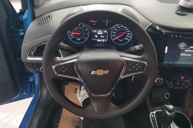 Used Chevrolet Cruze 2018 320 Automatic Pioneer Sunroof Edition
