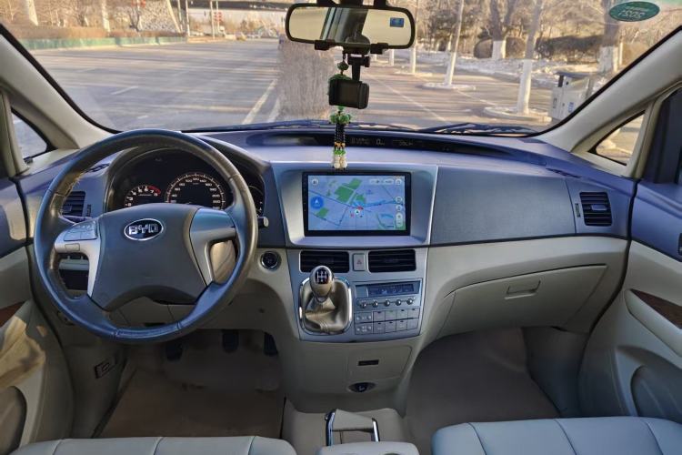 Used BYD M6 2013 2.0L Manual Comfort Edition
