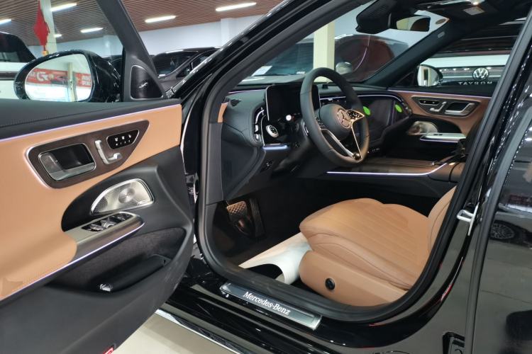 Used Mercedes-Benz E-Class 2025 Facelift E 300 L Luxury Edition
