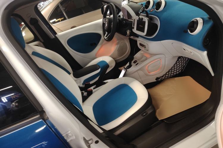 Used  forfour 2016 0.9T 66 kW Ultimate Edition