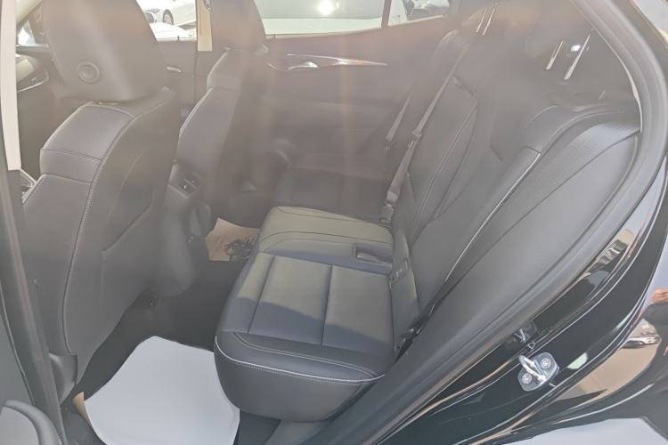 Used Buick Envision 2022 Facelift Encore S 652T Two-Wheel-Drive Luxury Model
