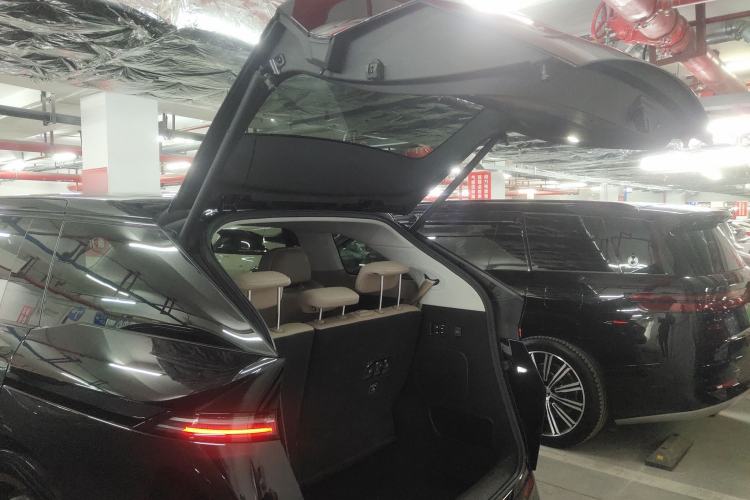 Used XPeng X9 2025 740 Ultra-Long Range Max
