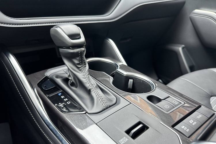 Used Toyota Crown Land Cruiser 2023 2.5L HEV Four-Wheel Drive Prestige Edition