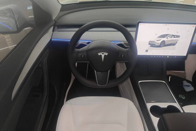 Used Tesla Model Y 2023 Long-Range All-Wheel-Drive Version