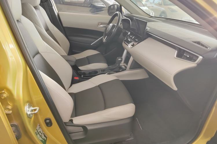 Used Toyota FRONTLANDER 2023 2.0L Smart Electric Hybrid Dual-Engine Deluxe Version
