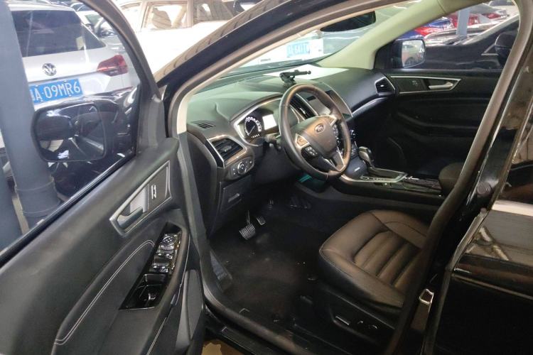 Used Ford Edge 2018 EcoBoost 245 Two-Wheel-Drive Titanium 7-Seater China VI Standard
