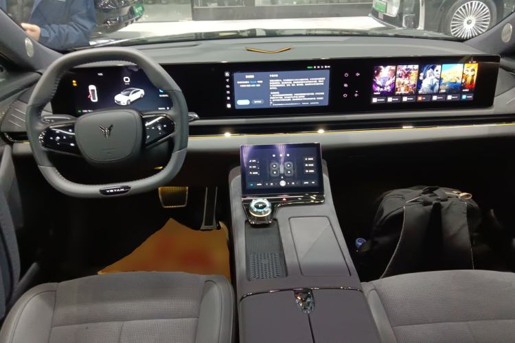 Used VOYAH PASSION 2024 PHEV Four-Wheel Drive Ultra-Long Range Flagship Model
