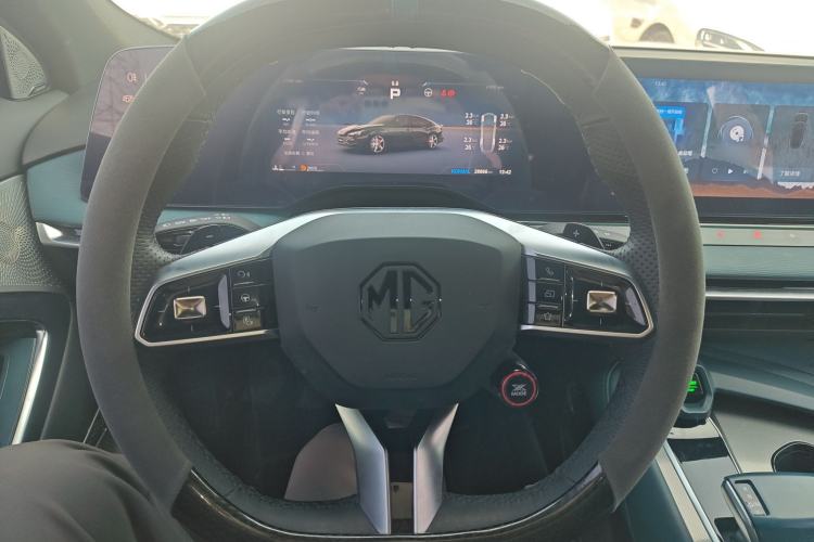 Used MG 7 2023 2.0T Automatic Trophy+ Ignition Glory Edition
