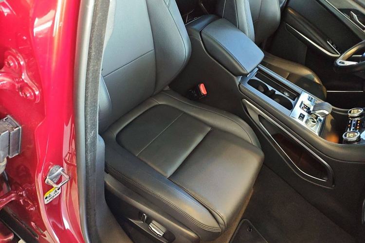 Used Jaguar F-PACE 2021 250 PS
