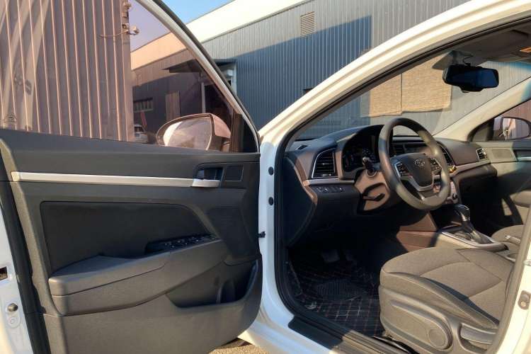 Used Hyundai Elantra 2016 1.6L Automatic ZhiXuan – Elite Version
