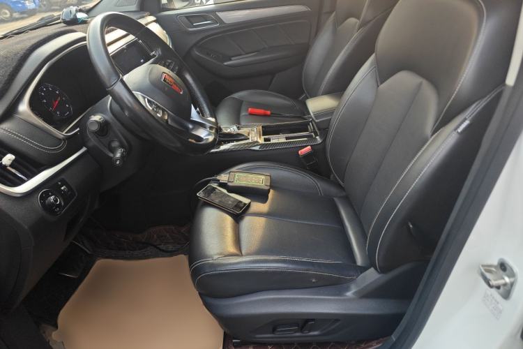 Used Roewe RX5 2016 20T Two-Wheel Drive Automatic Internet Smart Edition
