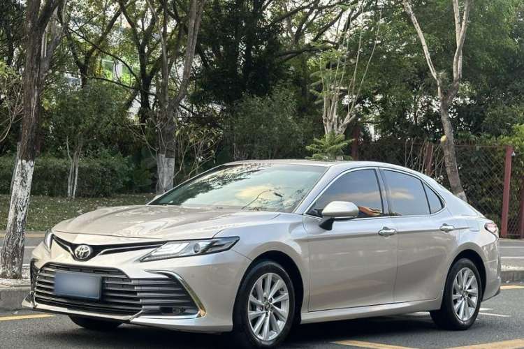 Used Toyota Camry 2021 2.0G Luxury Edition
