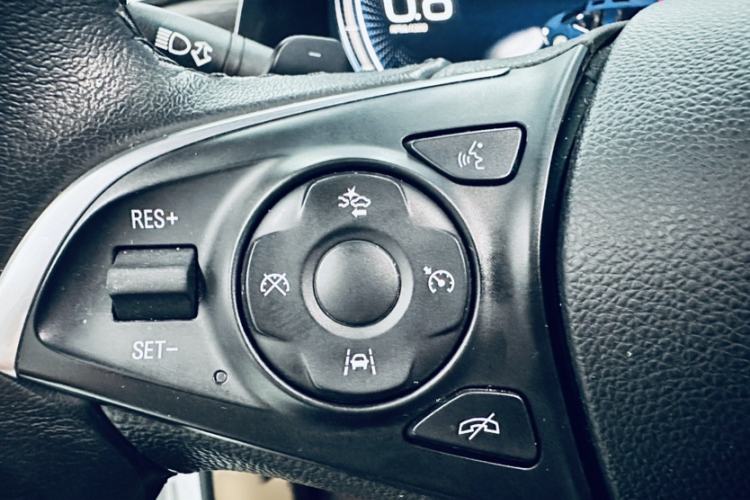 Used Buick GL8 2021 ES Landtrek 653T Luxury Model