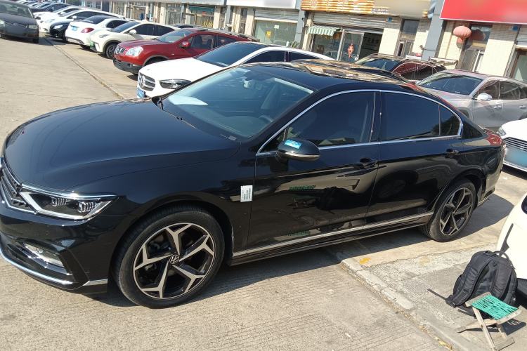 Used Volkswagen Magotan 2023 2 Million Units Limited Edition 330TSI DSG Leading Version
