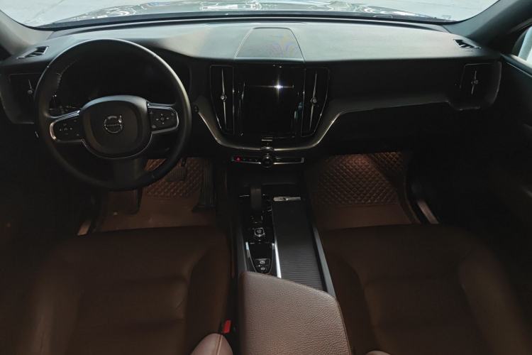 Used Volvo XC60 2022 B5 4x4 Zhiyi Luxury Edition