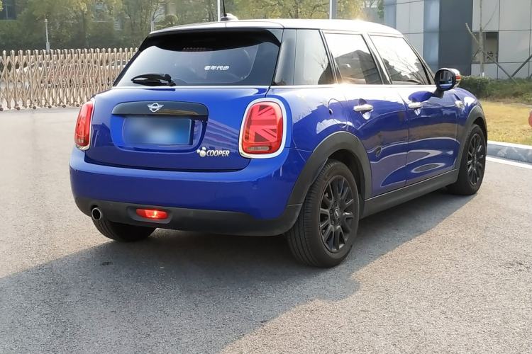 Used  MINI 2019 1.5T COOPER Classic Edition Five-Door Version
