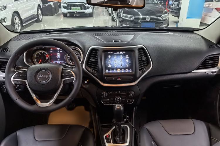 Used  Cherokee 2017 2.0L Superior Edition
