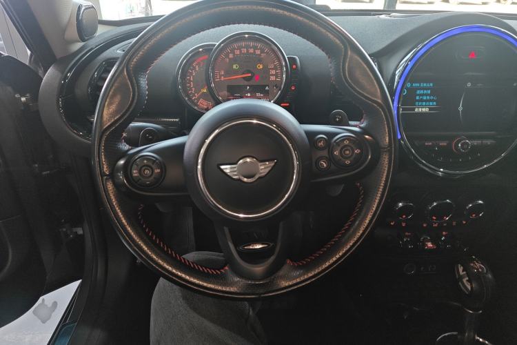 Used  Clubman 2016 Revised Version 2.0T COOPER S Connoisseur Edition
