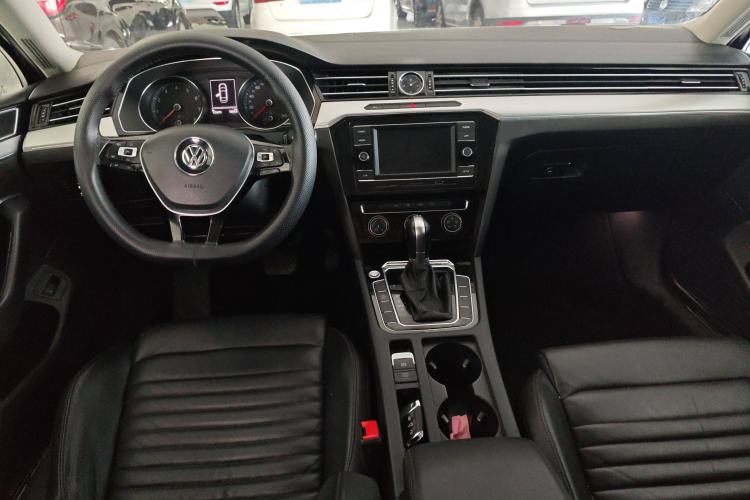 Used Volkswagen Magotan 2018 330TSI DSG Advanced Model
