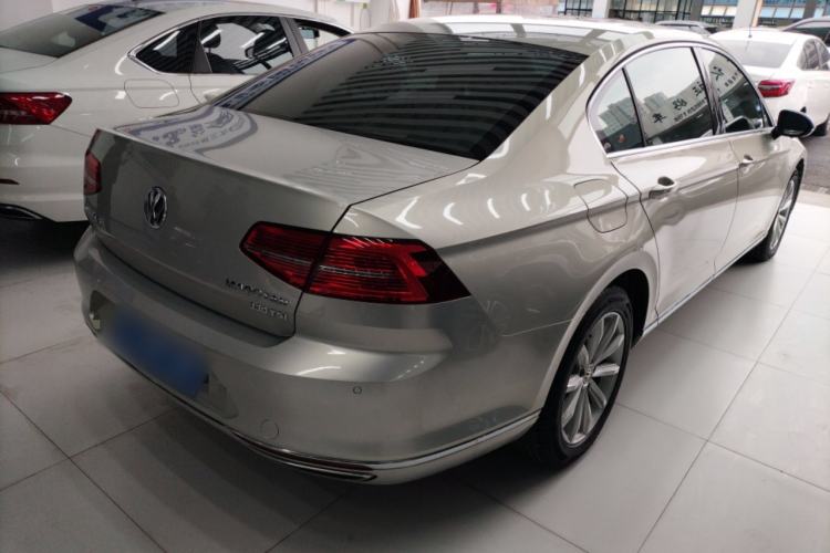 Used Volkswagen Magotan 2019 330TSI DSG Leading Model China VI Standard
