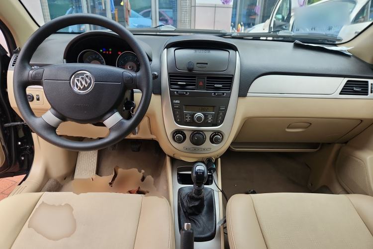 Used Buick Excelle 2013 1.5L Manual Classic Model
