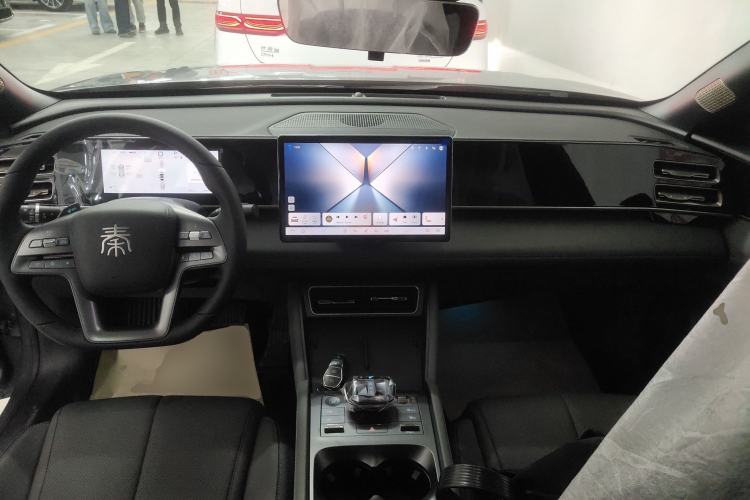 Used BYD Qin L 2025 DM-i Smart Drive 120KM Leading Model
