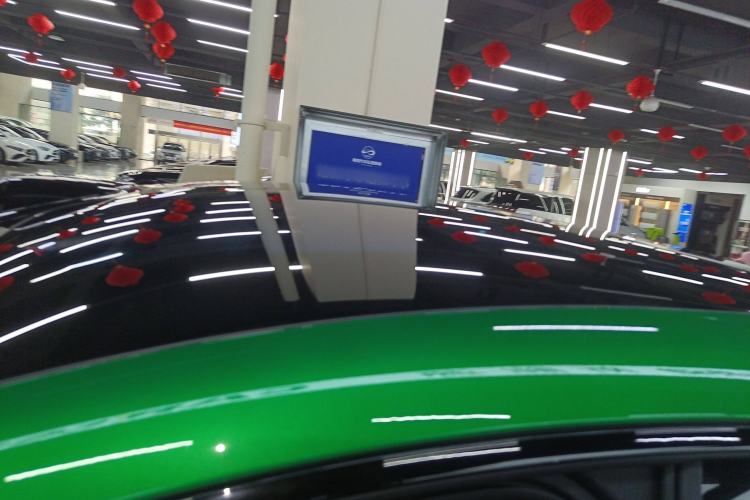 Used  YU7 2025 Ultra-Long Range High-Performance All-Wheel-Drive Max Edition
