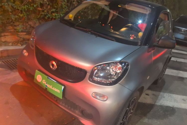 Used  fortwo 2019 0.9T 66kW Hardtop Wind Power Edition China VI
