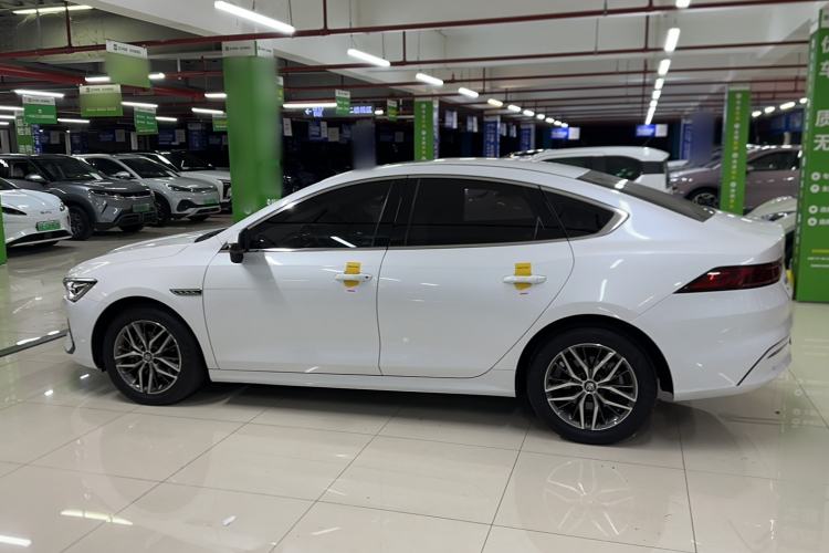 Used BYD Qin PLUS 2021 EV 400KM Luxury Model
