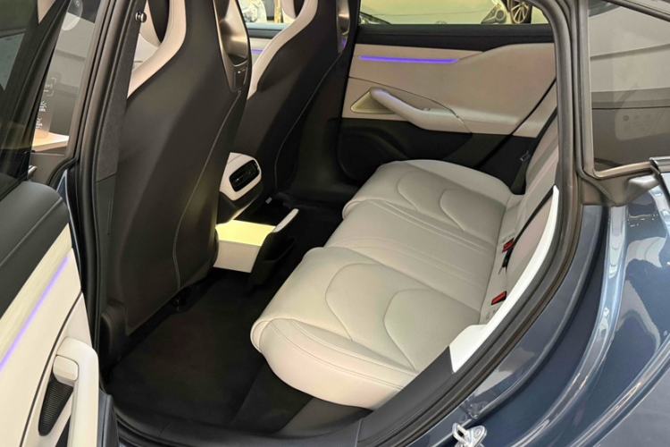 Used  SU7 2024 Rear-Drive Ultra-Long Range Advanced Pro-Level Intelligent Driving Version
