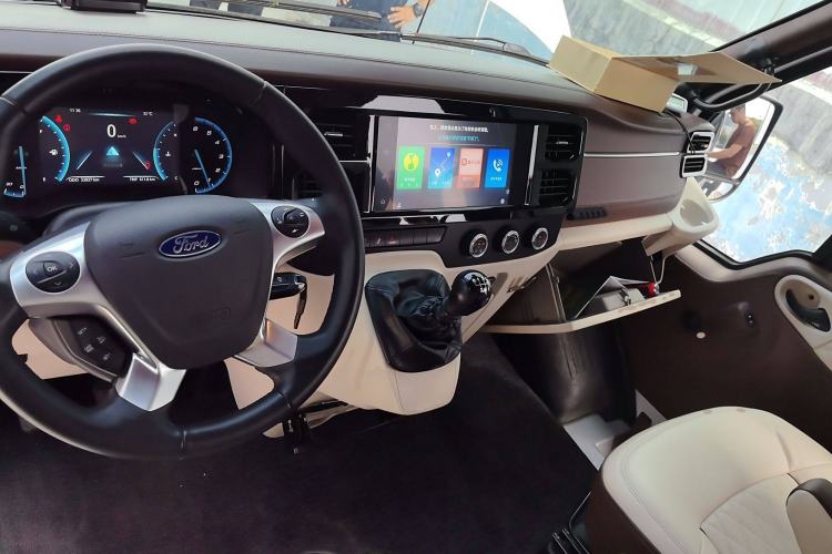 Used Ford Transit Custom 2021 2.2T Manual Standard Passenger Van Pro Long Wheelbase with Mechanical Pedals 9-Seater Mid-Roof Euro VI compliant
