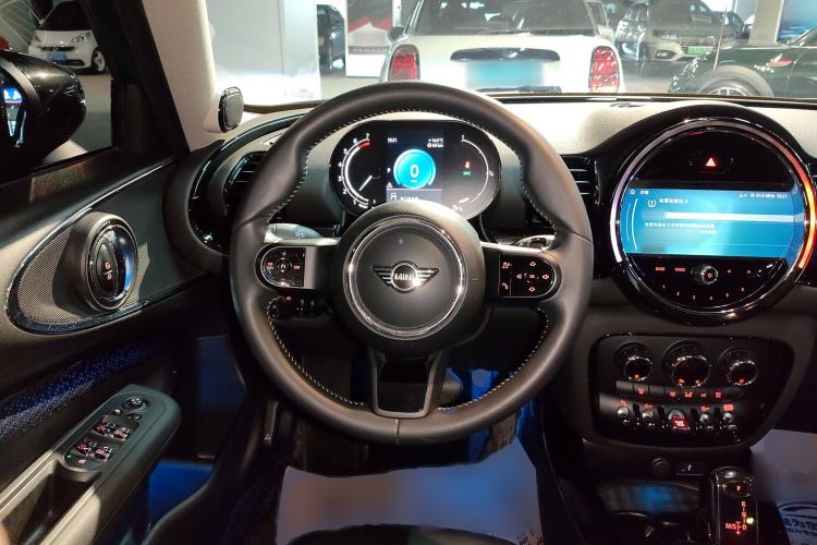 Used  Clubman 2023 1.5T COOPER Connoisseur
