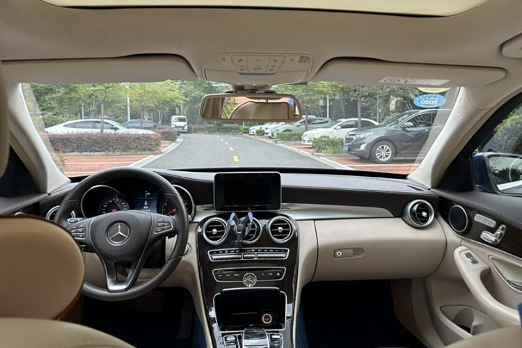 Used Mercedes-Benz C-Class 2015 C 200 L
