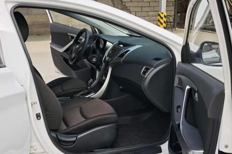 Used Hyundai Elantra (5th Generation / Langdong) 2012 1.6L Automatic Fashion Edition