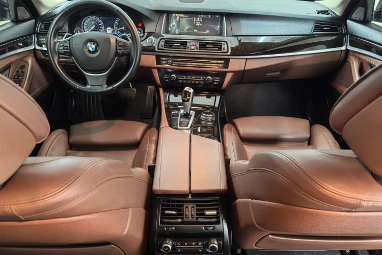 Used BMW 5 Series 2015 535Li Leading Model
