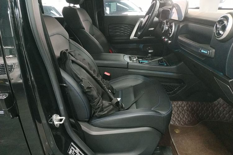 Used  BJ40 2023 2.0T Automatic Four-Wheel Drive Urban Hunter Edition Chivalrous Type