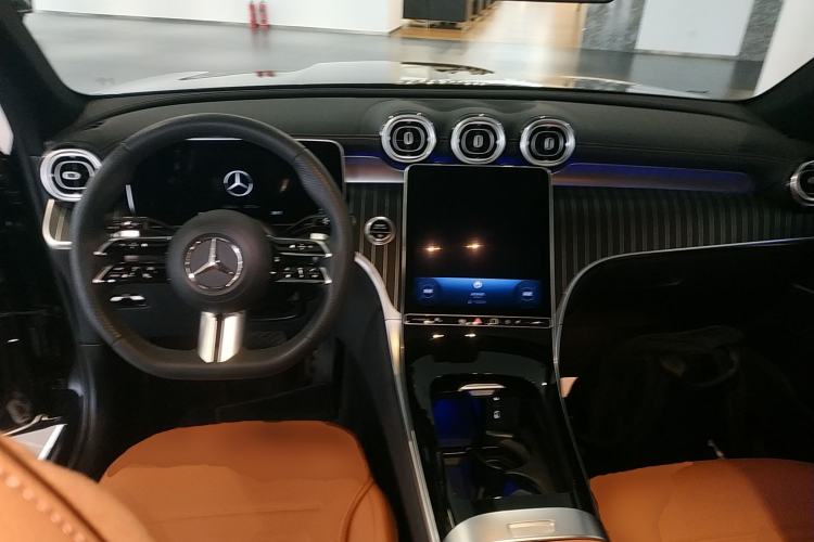 Used Mercedes-Benz GLC 2023 GLC 300 L 4MATIC Dynamic Edition 5-seater
