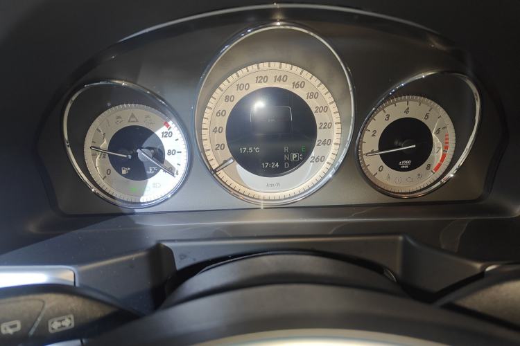 Used Mercedes-Benz GLK-Class 2013 GLK 300 4MATIC Dynamic Sunroof Model