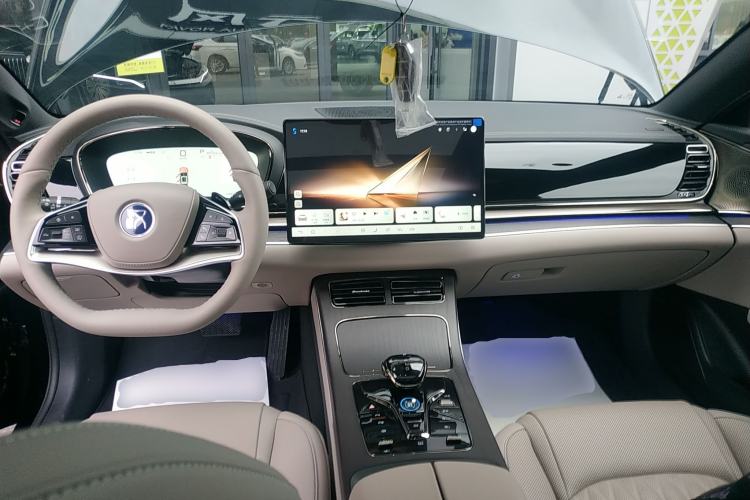 Used BYD Han 2025 DM-i Intelligent Driving Edition 125KM LiDAR Flagship Model