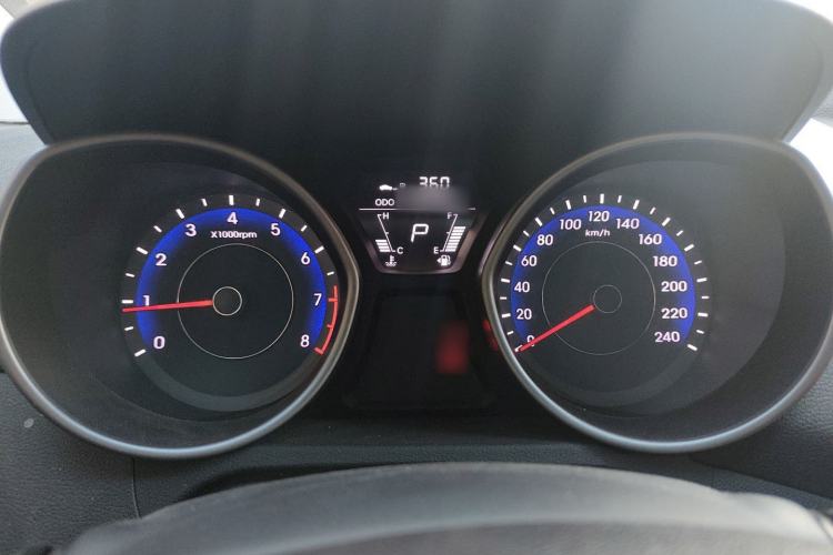 Used Hyundai Elantra 2016 1.6L Automatic Smart Version
