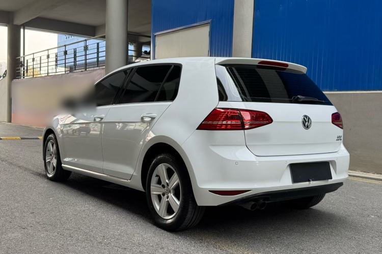 Used Volkswagen Golf 2016 230TSI Automatic Comfort Version
